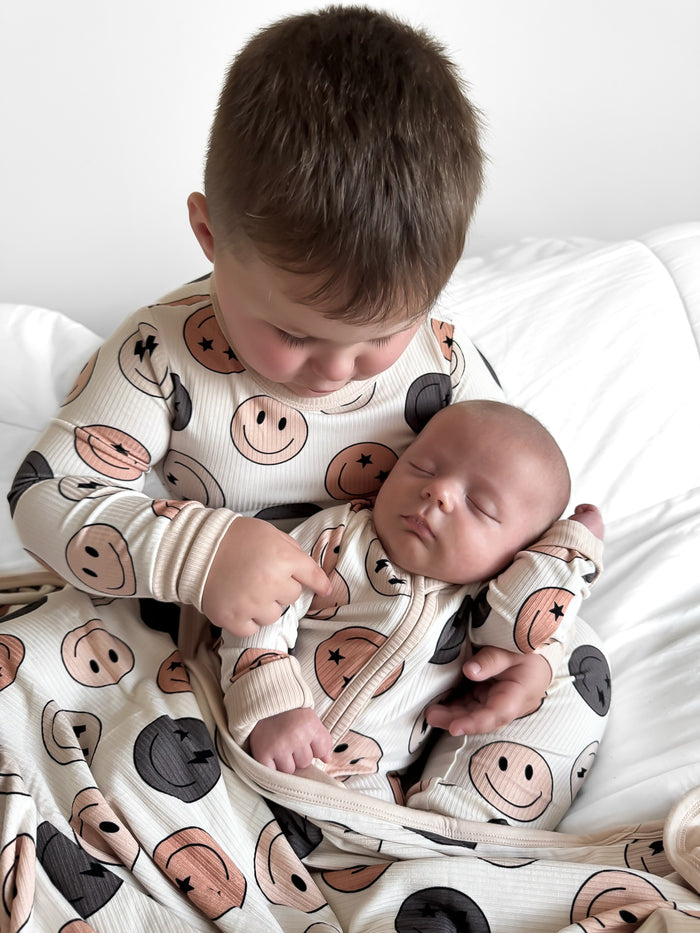 BAMBOO RIBBED 2 PIECE PAJAMA SET - SMILEYS