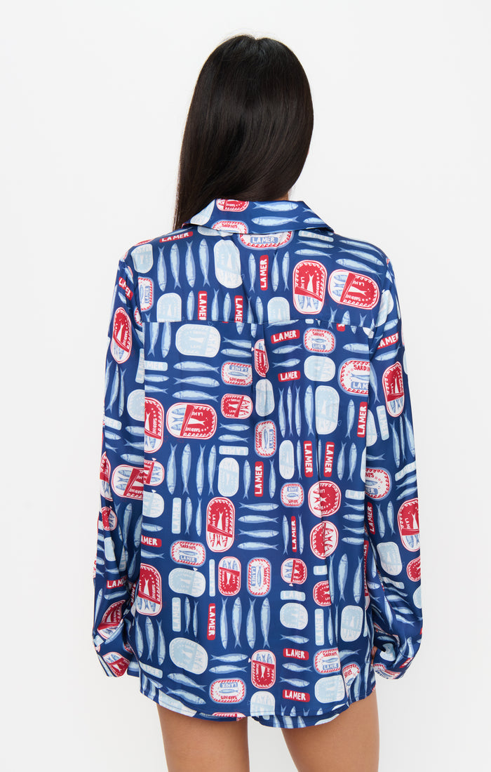 badge_model-wears-size-s