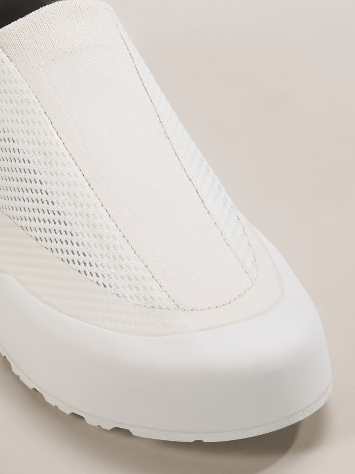 Kragg Shoe Women's