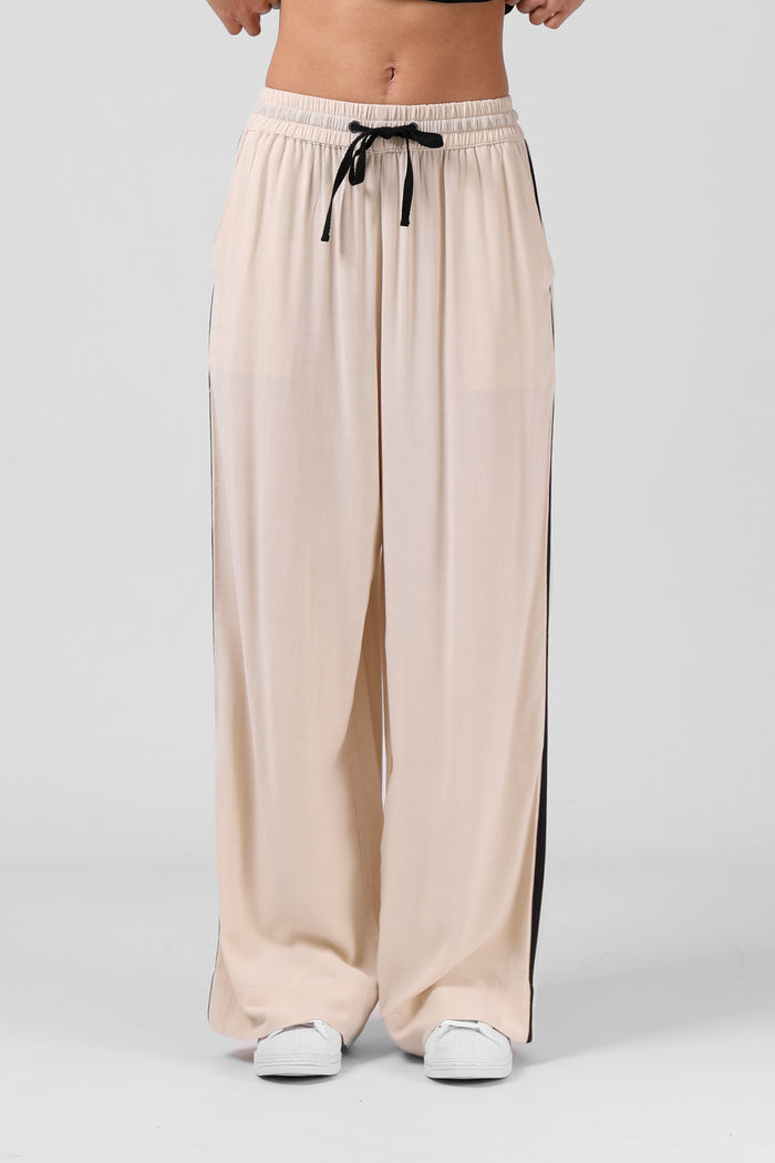 Miila Pant - Oatmeal