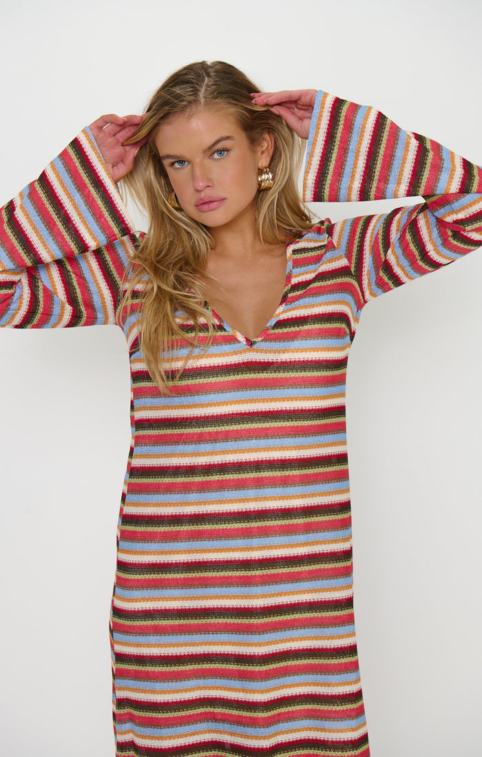 badge_model-wears-size-s