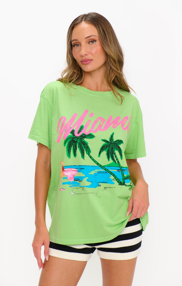 badge_model-wears-size-s