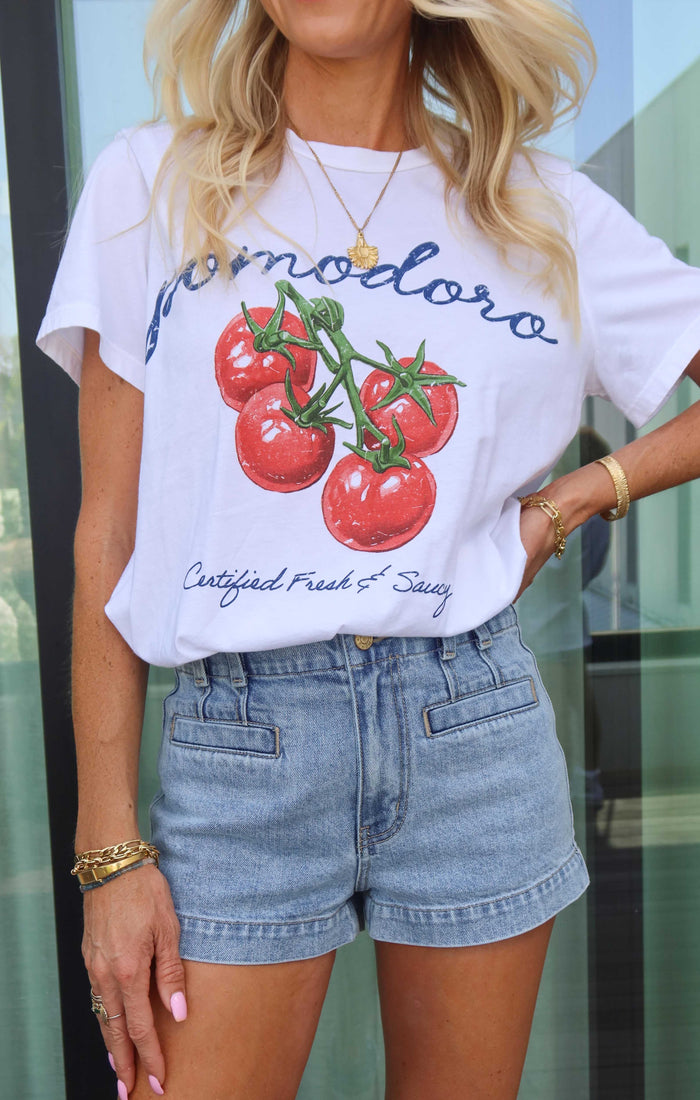 badge_model-wears-size-s