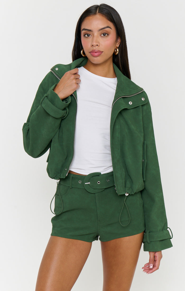 badge_model-wears-size-s