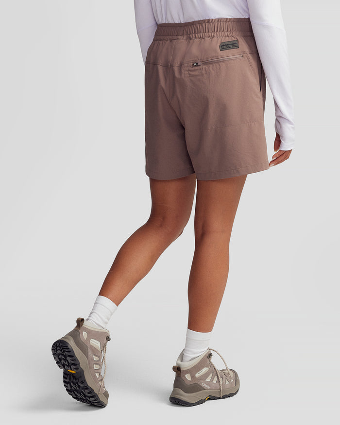 b1569_816_womens_trailhead_5inch_shorts_neutral_d_1396x1746_c71f1dd_1756934209000